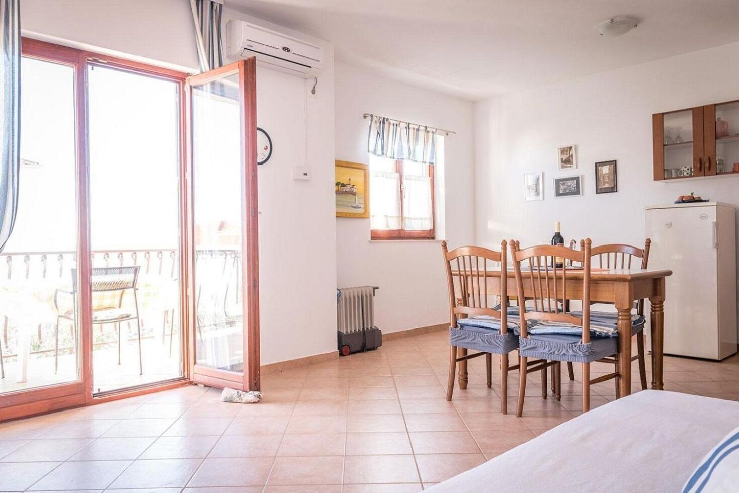 Apartments Brane - 100M From The Beach Trogir Dış mekan fotoğraf